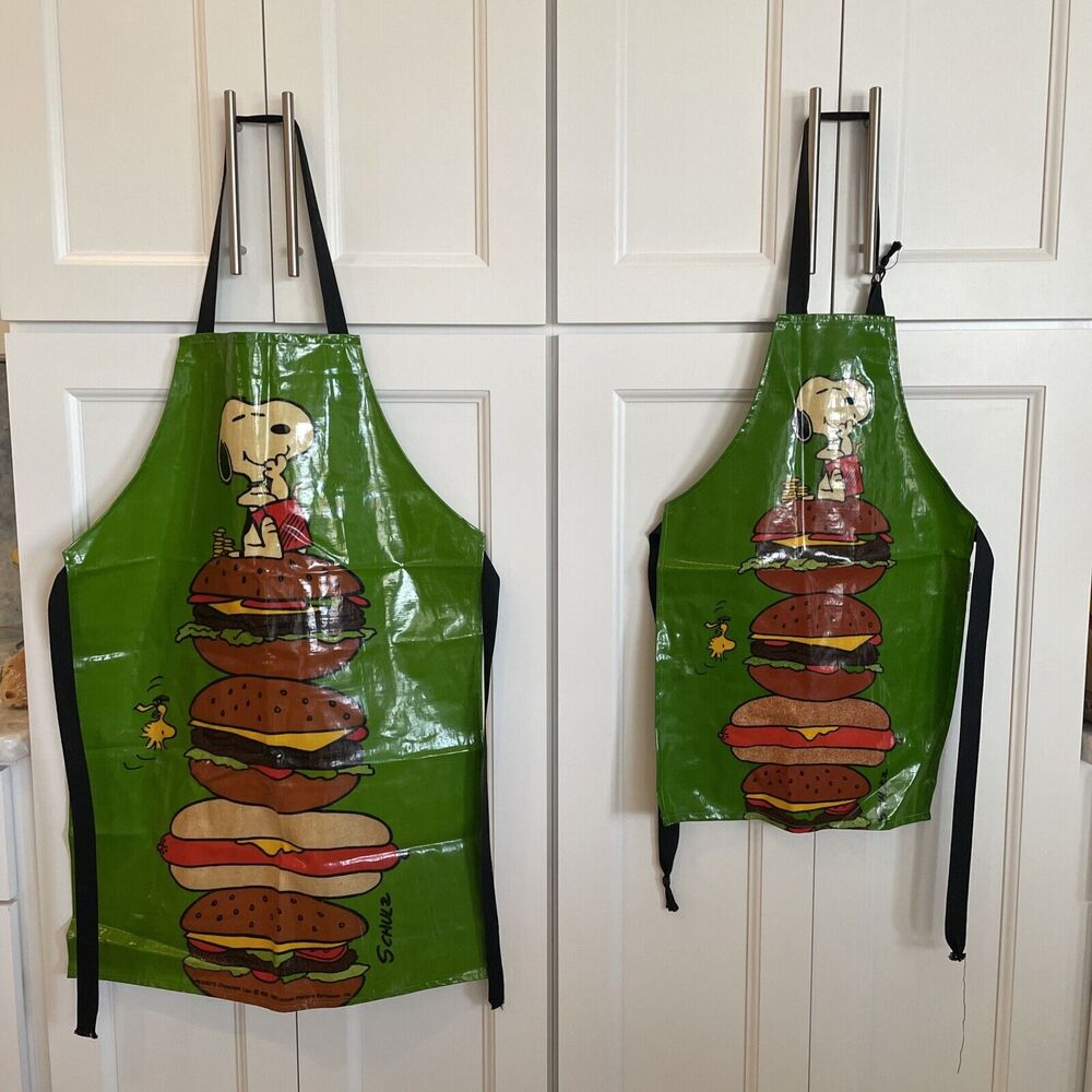 Snoopy Woodstock Burgers PVC Adult & Child Aprons Sari Retro 1965 vintage UK